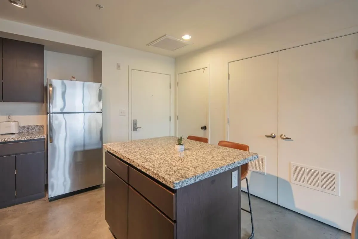 Apartment Adorable 1Bd - Central Downtown - Gym, Pool, Parking Phoenix